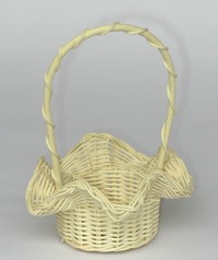 Round Basket with ruff